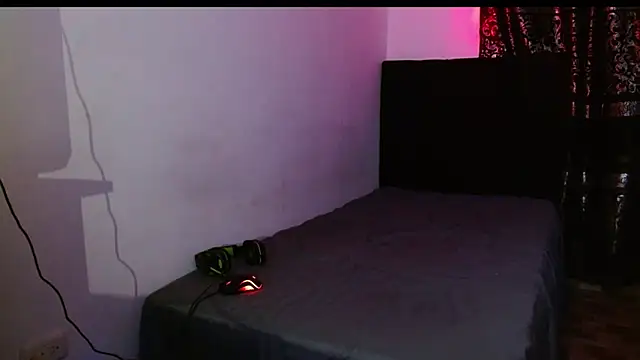 miia-liiam online show from December 4, 6:37 am