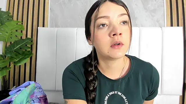 Samantha Good online show from June 25, 11:45 am