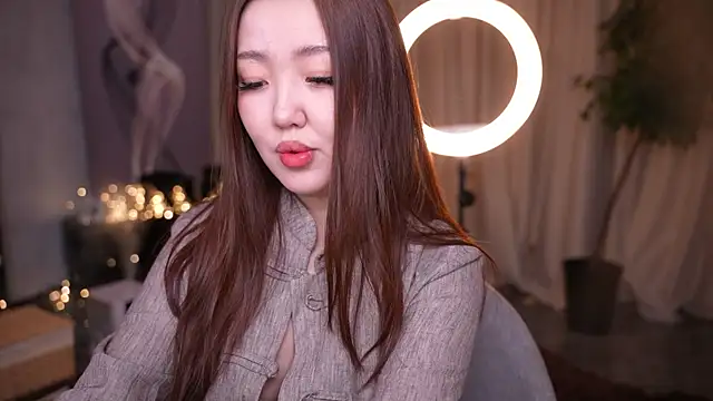 Amelyisthatyou online show from April 18, 3:53 am