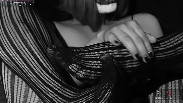 Mara-Bella online show from October 31, 11:31 pm