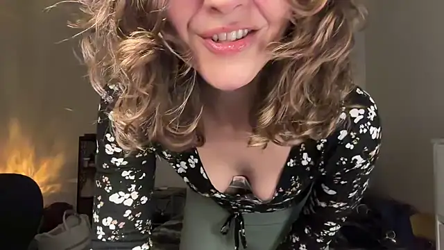 leahsparkles online show from April 30, 3:01 am