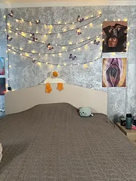 Sabrina shells online show from November 28, 11:02 am