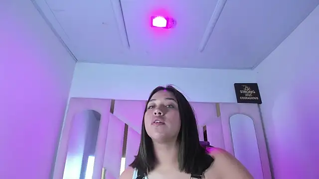 IsabellRodriguez18 online show from March 13, 3:30 am