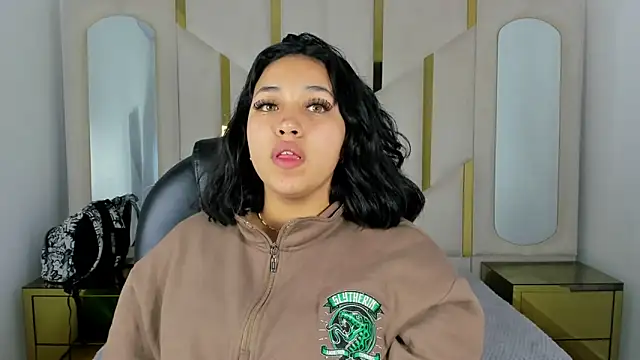 Snapshot of IsabellRodriguez18 chatting on September 9, 3:17 am IsabellRodriguez18 online show from September 9, 3:17 am