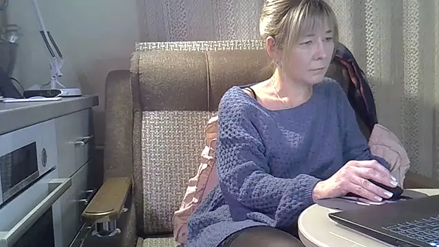 EllaJohnsonX online show from January 18, 4:25 pm