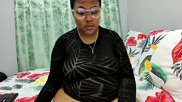 Snapshot of Teassa90 chatting on September 25, 7:23 pm Teassa90 online show from September 25, 7:23 pm