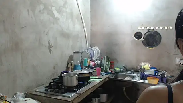 Coral0403 online show from December 18, 4:34 pm