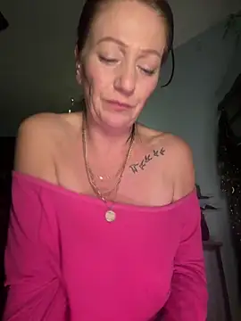 AlessasRoom online show from May 3, 5:55 am
