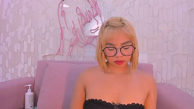 cataleyabianchi online show from June 13, 3:59 am