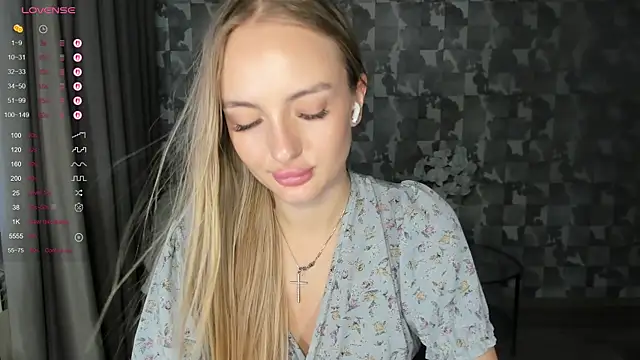 A delina online show from July 12, 5:03 pm