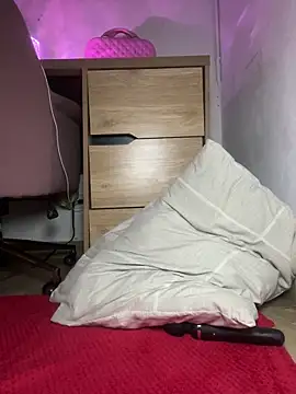 Ninabrunette18 online show from February 9, 8:05 am