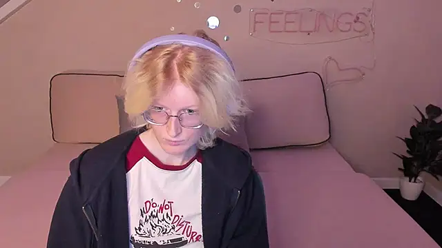 Snapshot of ElizabethHarpper chatting on September 10, 1:16 am ElizabethHarpper online show from September 10, 1:16 am