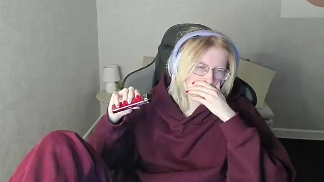 ElizabethHarpper online show from December 2, 1:07 am