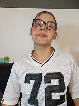 Danni shy online show from July 22, 10:00 pm