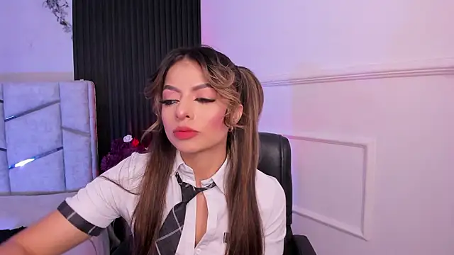 daniiphoeniixx online show from February 4, 11:46 am