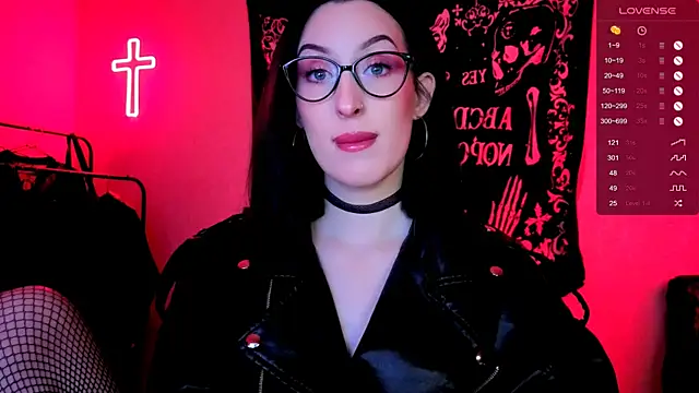 Snapshot of Miss_Alice__ chatting on October 5, 12:48 am Miss Alice online show from October 5, 12:48 am