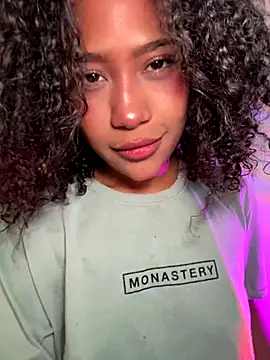 bronwgirl69 online show from November 23, 10:11 pm