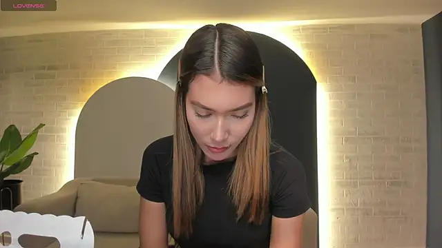 NiaSalvatore online show from July 20, 5:36 pm