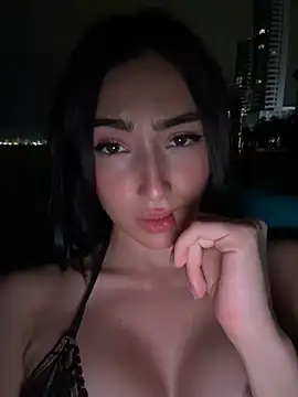 Maddy Jones online show from July 13, 6:03 am