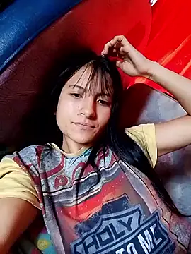 Snapshot of Anniee_x chatting on October 2, 7:19 pm Anniee x online show from October 2, 7:19 pm