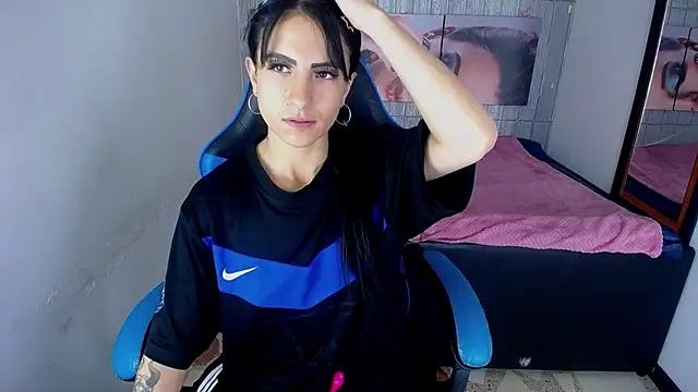 Snapshot of Anniee_x chatting on September 29, 12:32 pm Anniee x online show from September 29, 12:32 pm