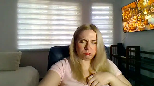 HappyIva online show from November 4, 6:02 pm