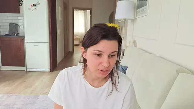 KristineEsme online show from April 28, 7:56 am