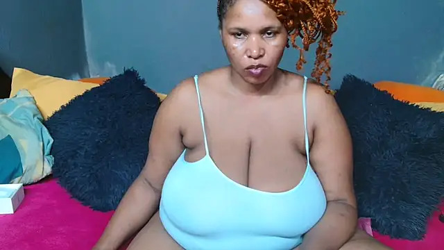 Snapshot of BustyBela42 chatting on September 12, 10:06 pm BustyBela42 online show from September 12, 10:06 pm