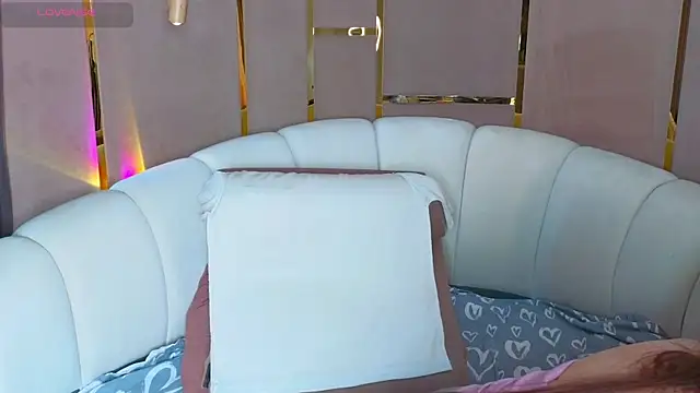 emilytrays online show from July 19, 3:47 pm