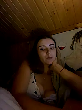 mewKate online show from September 16, 4:37 pm