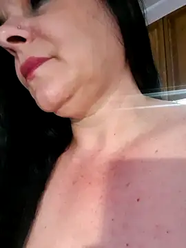 missAmanda69 online show from August 6, 11:33 pm
