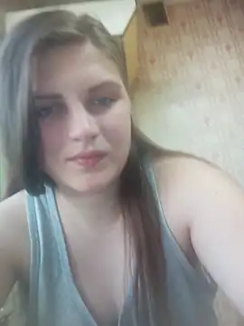 Lauren Amabel online show from April 28, 4:33 pm
