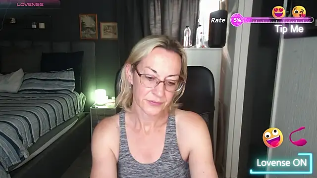 boeslaboes1 online show from September 14, 6:00 am