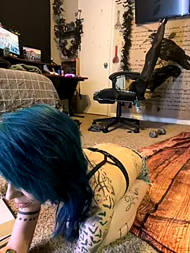 trashbrat online show from November 11, 5:58 am