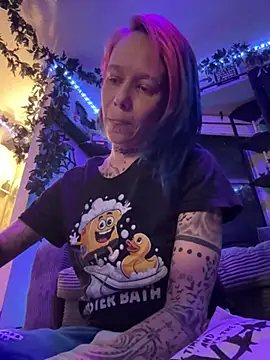 trashbrat online show from June 28, 5:03 am