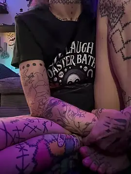 trashbrat online show from June 25, 3:39 am