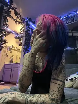 trashbrat online show from May 3, 8:07 am