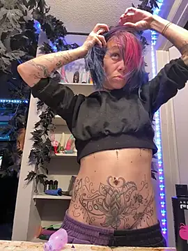 trashbrat online show from July 9, 11:01 am