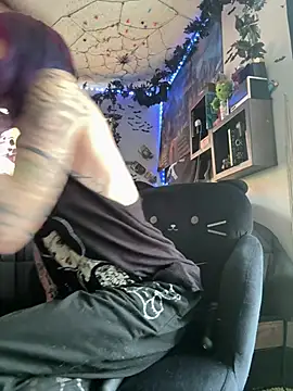 trashbrat online show from July 16, 1:59 pm