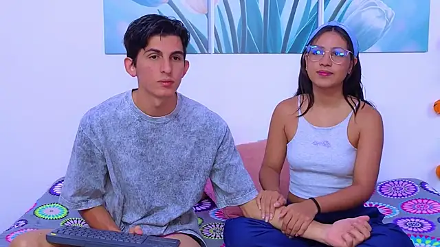 Ana and Leo online show from November 7, 3:28 pm