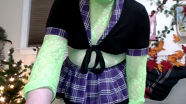 AverageRose online show from February 8, 9:02 am