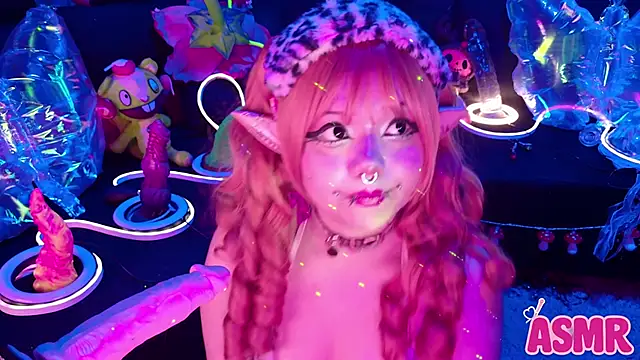 LaytonBox online show from December 1, 1:25 pm