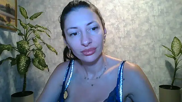 LissaBlossom online show from August 3, 1:06 pm