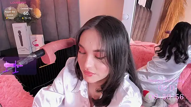 chelsea bolton  online show from October 11, 1:47 pm