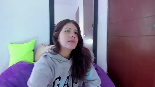 MiaQueen021 online show from September 8, 2:27 pm