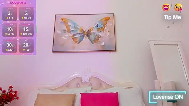 taylorsmiiith  online show from December 3, 8:11 pm