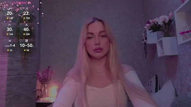Snapshot of Mika_Rayy chatting on October 13, 6:32 pm Mika Rayy online show from October 13, 6:32 pm