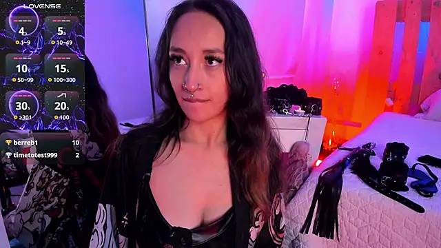 coral jonesss online show from December 15, 4:45 pm