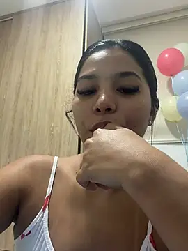 CharlotteGraay online show from July 27, 1:13 am