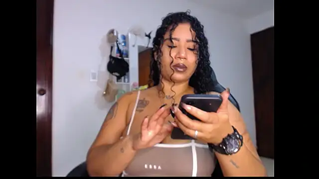 Snapshot of leslycarsson chatting on September 10, 2:44 am leslycarsson online show from September 10, 2:44 am